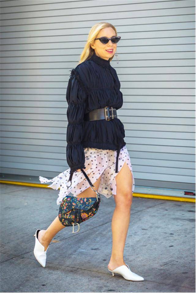 简风 为什么三四十岁的女人更爱“极简风”？优雅、精致、气质通通都有