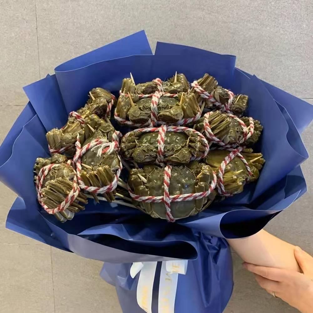 原创走心又走胃商家推出大闸蟹花束价格即翻倍网友褒贬不一