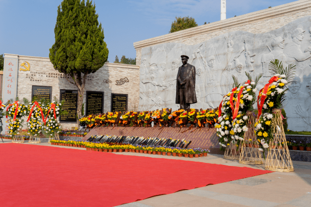 教育广场落成仪式在洛阳凤凰山生态纪念园举行_辉县市_郭兴_司令员
