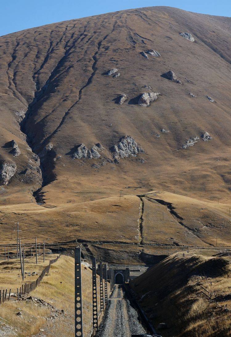 关角山,我还会回来的!_隧道_二郎_铁道兵