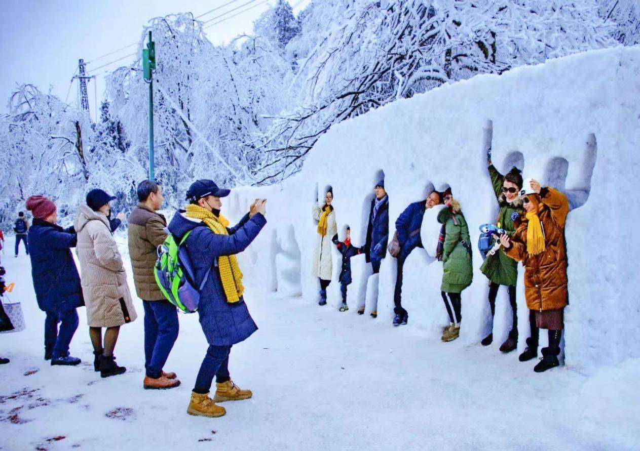 官宣三大野生萌宠空降燃情开启瓦屋山最萌冰雪嘉年华