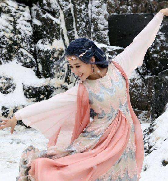 张萌|这不是《乘风破浪的姐姐》！而是娱乐圈社交阶层的缩影