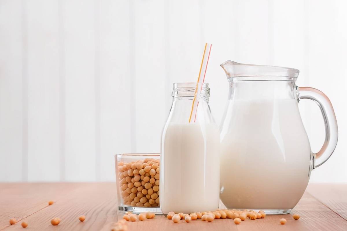 牛奶和豆浆,哪个对身体有好处?这4个区别,不妨一看_功效_的作用_女性