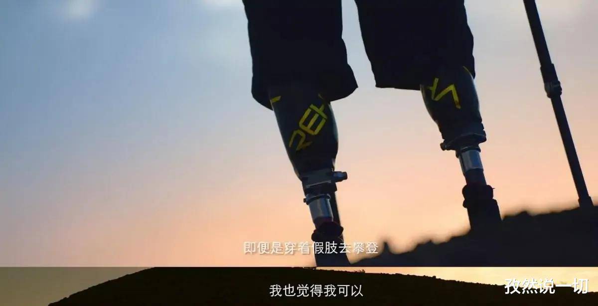 吴京|成龙演过他，吴京推荐他，胡歌为他献声配音，这位大爷凭什么？