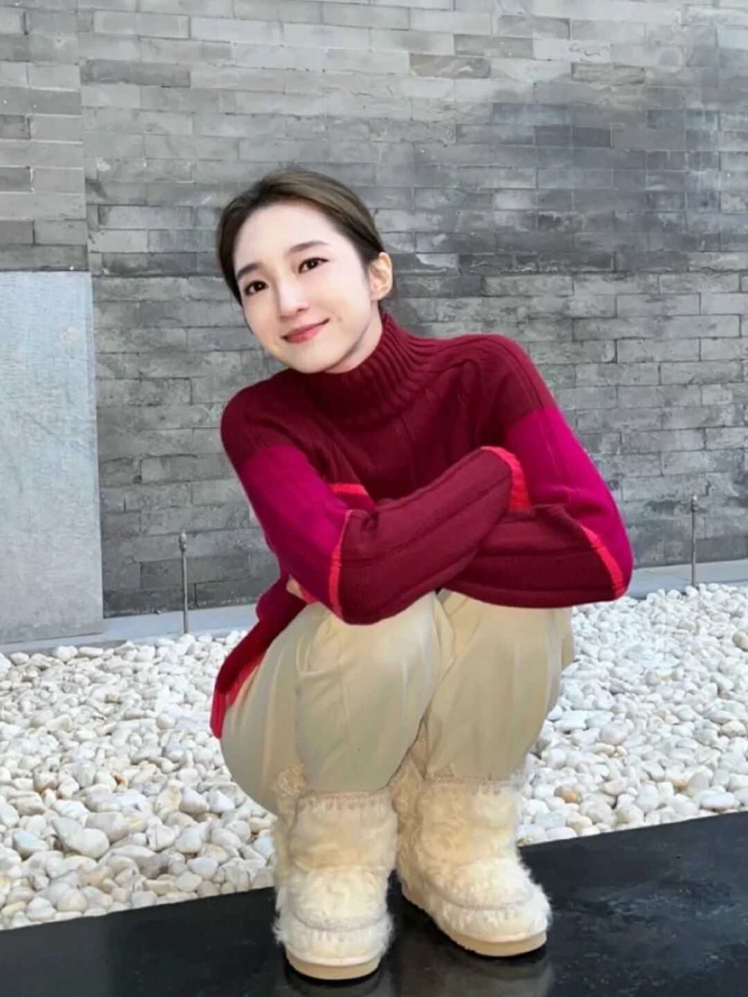 颜色 天冷了,为什么建议“毛衣搭配半身裙”,时髦精们的示范给你答案