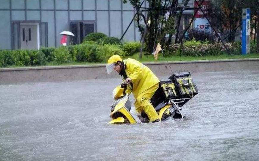 父亲|韩雪和“华谊千金”的“坠落”,远比想象来得要早