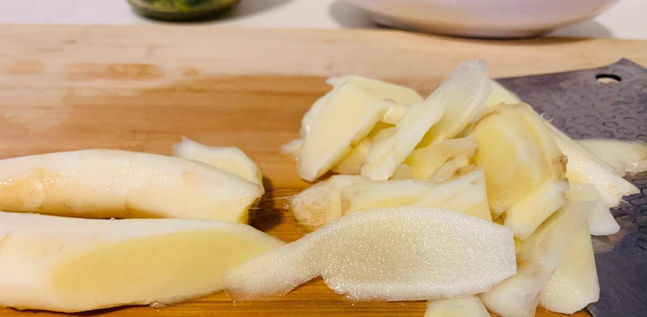 子姜怎么处理 3ca68f72d2f444d99c65683fc530f8c9.jpeg