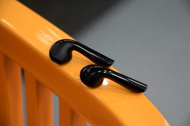 JEET ONE升级版与一代有何不同？增加无线充功能，音感提升明显