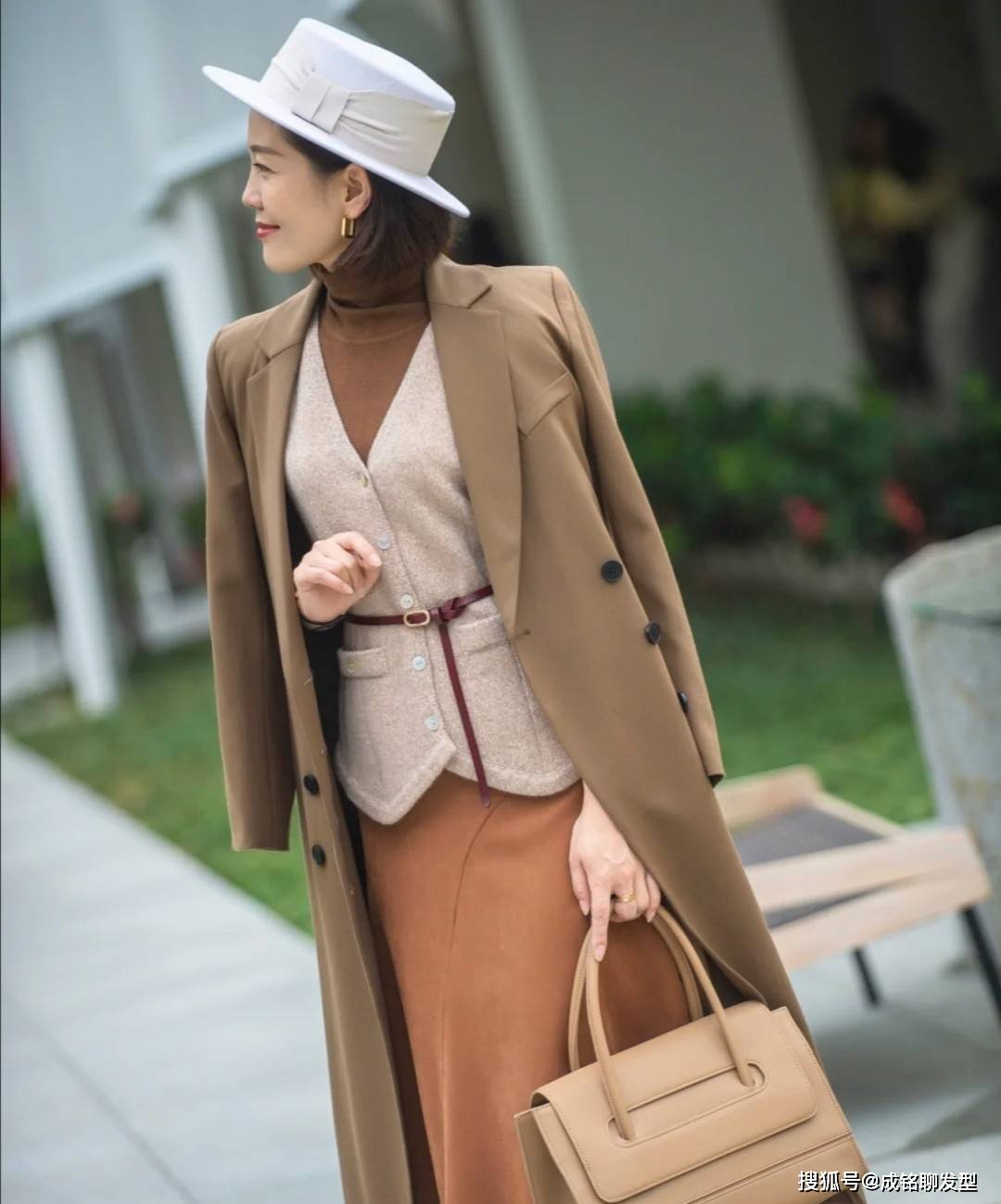 大地 40+的女人穿搭要体面,这些搭配高级又显贵,不掉档次又显气质