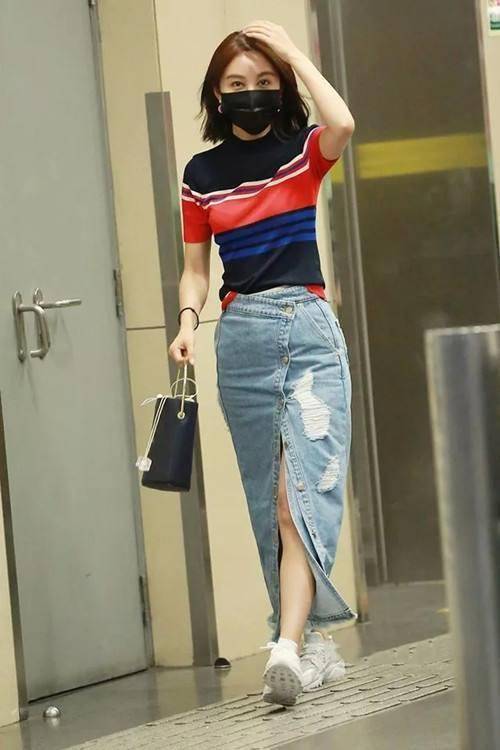 方包 女生试试这些“彩虹条纹”服饰，轻松打造女神范儿