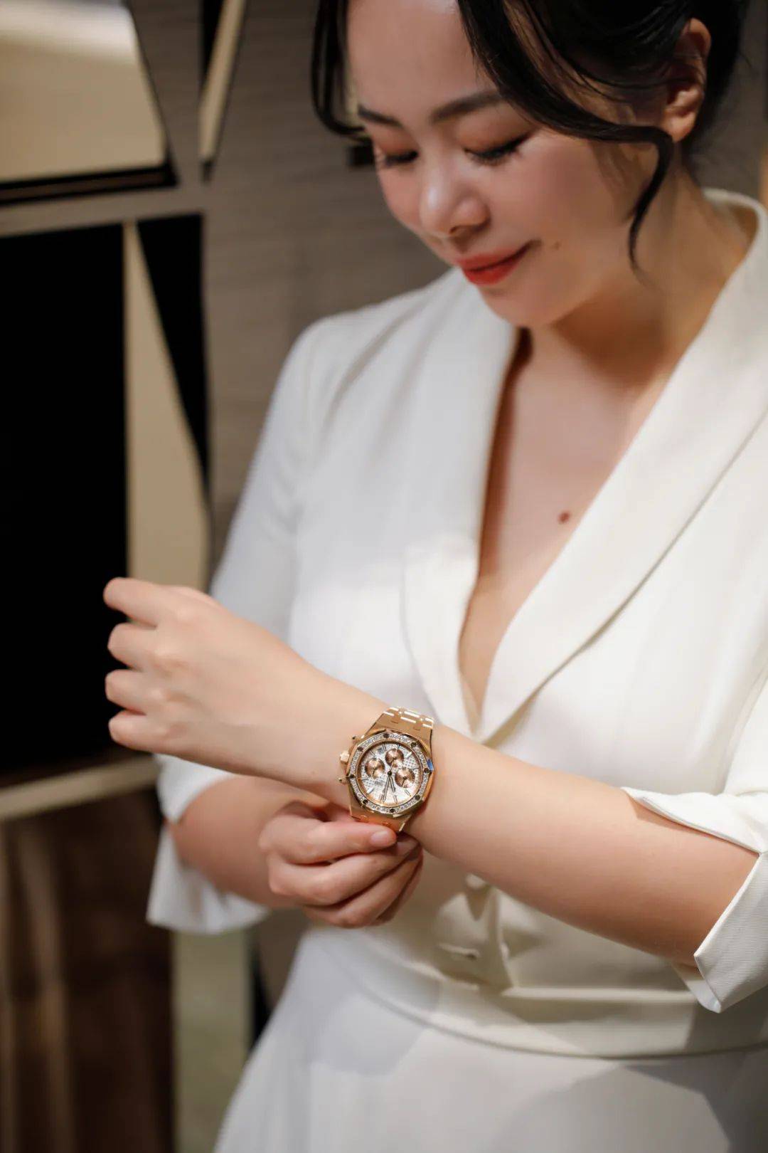 爱彼当高级制表遇上璀璨珠宝，这无敌魅力没人能抵挡！