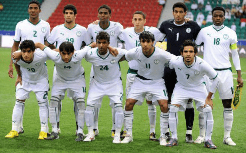 爆冷!从0-0到0-1!沙特队轰然倒下,全场2张红牌,创2大耻辱纪录