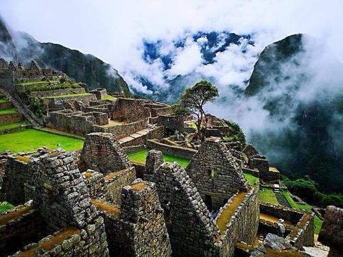 唤上亲朋好友躲起来,啥也不给白人留_伊巴_多巴_巴尔沃亚