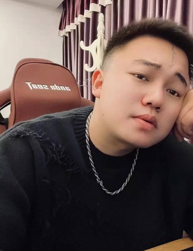 "云南达摩"陈海涛践行公益,让爱心传递_老兵_瑞丽_家乡
