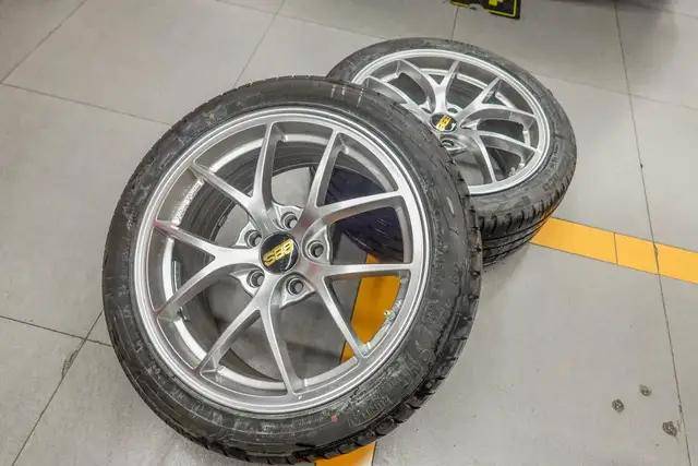 倍耐力老粉丝养成记 凯迪拉克车主换胎 cinturato p8_搜狐汽车_搜狐网