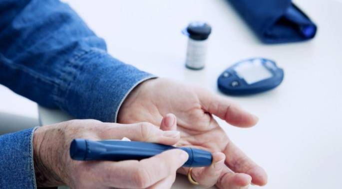 饮食|61岁大妈控糖六年，血糖从16.3降到6.5，她是怎么做到的？