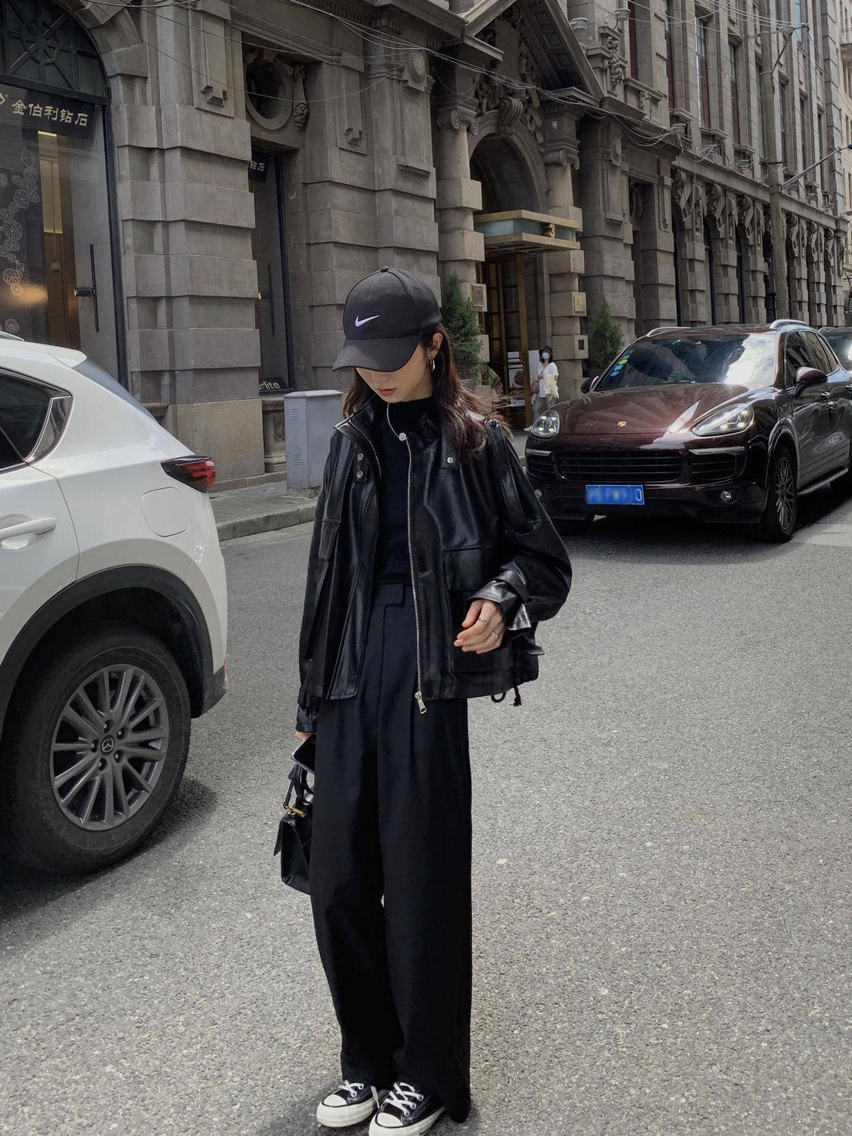 女王 个性满分的“皮衣外套”穿搭，飒气十足，让你也能秒变霸气女王