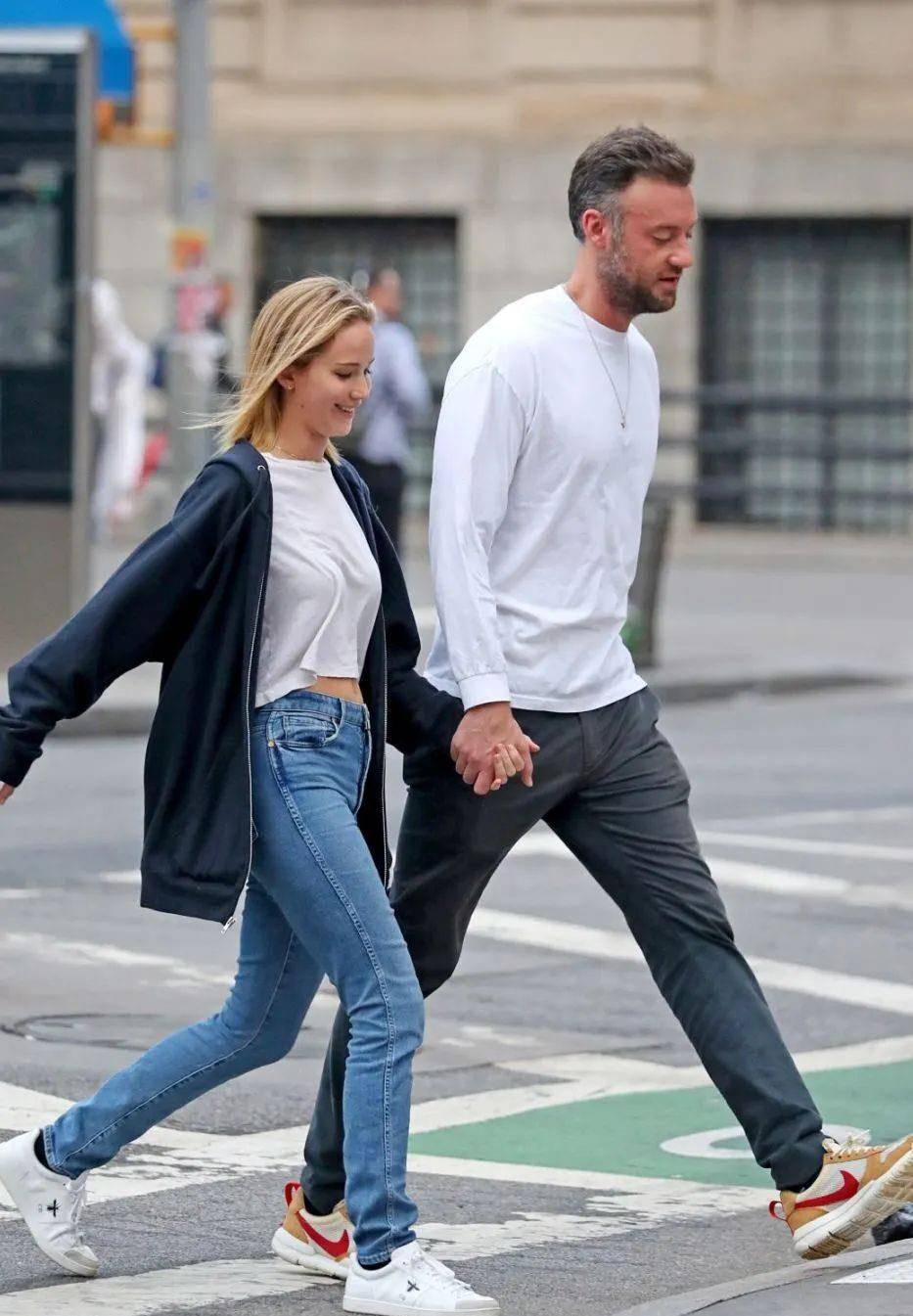 Vanity|五年前她是收入最高的影后,如今和丈夫逛杂货店的她最快乐