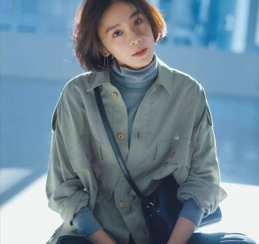 细节 四五十岁女人，如果被廉价感“内搭”拉低气质，外套再高级也没用