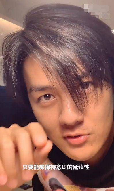 杨天真|41岁吴克群近照曝光，素颜出镜颜值依然抗打，打扮朴素显成熟