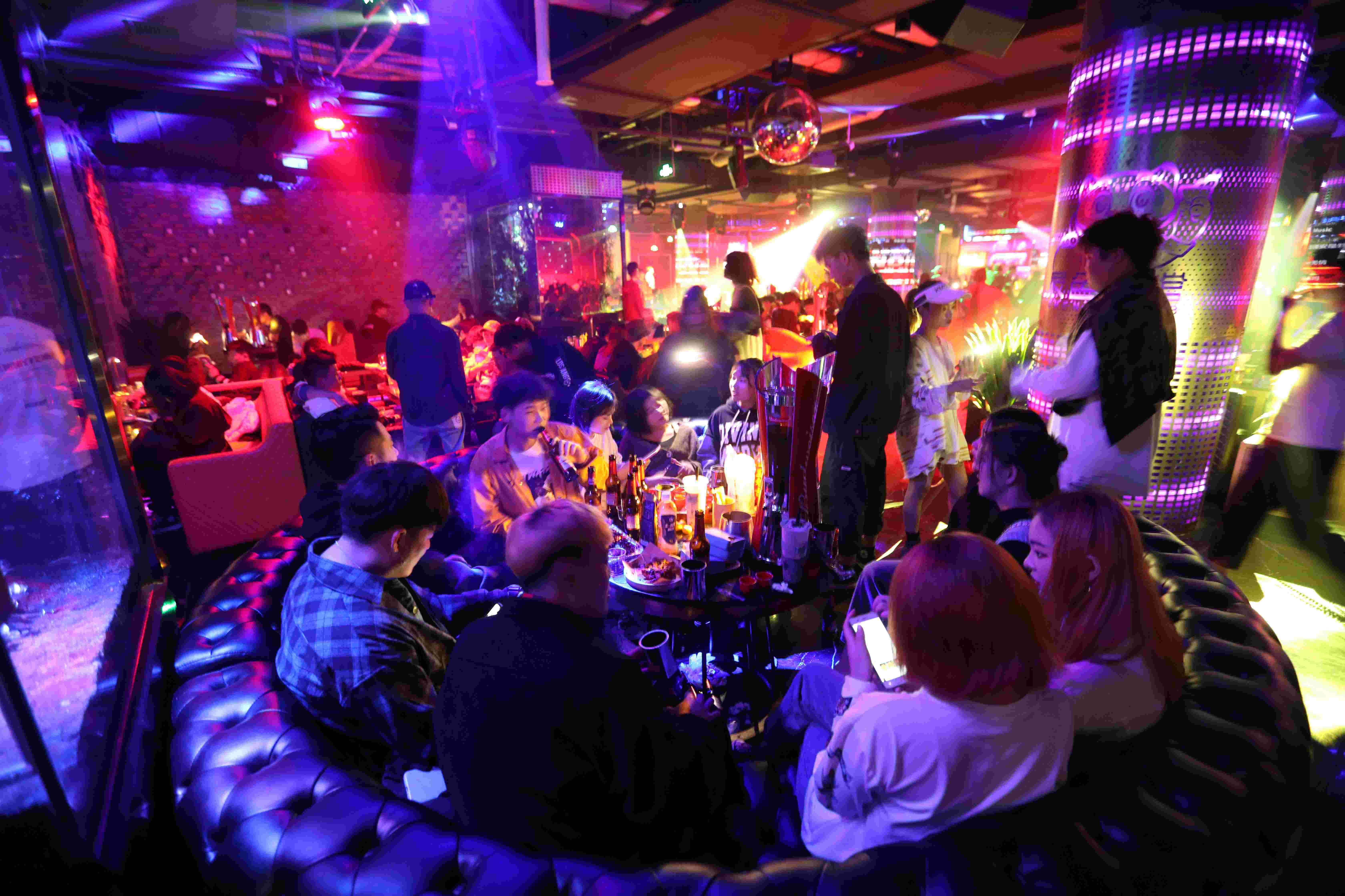 武汉新开辰色酒馆即将点亮你的夜生活