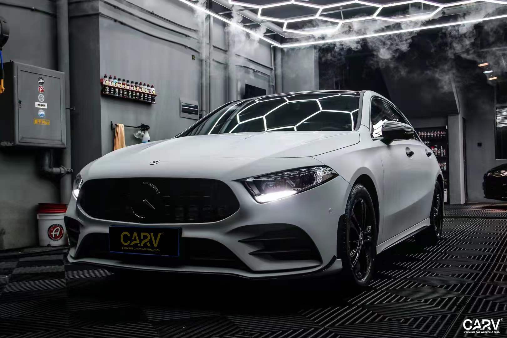 卡孚改色膜:奔驰a180l改色消光火山_前路_汽车_奔驰