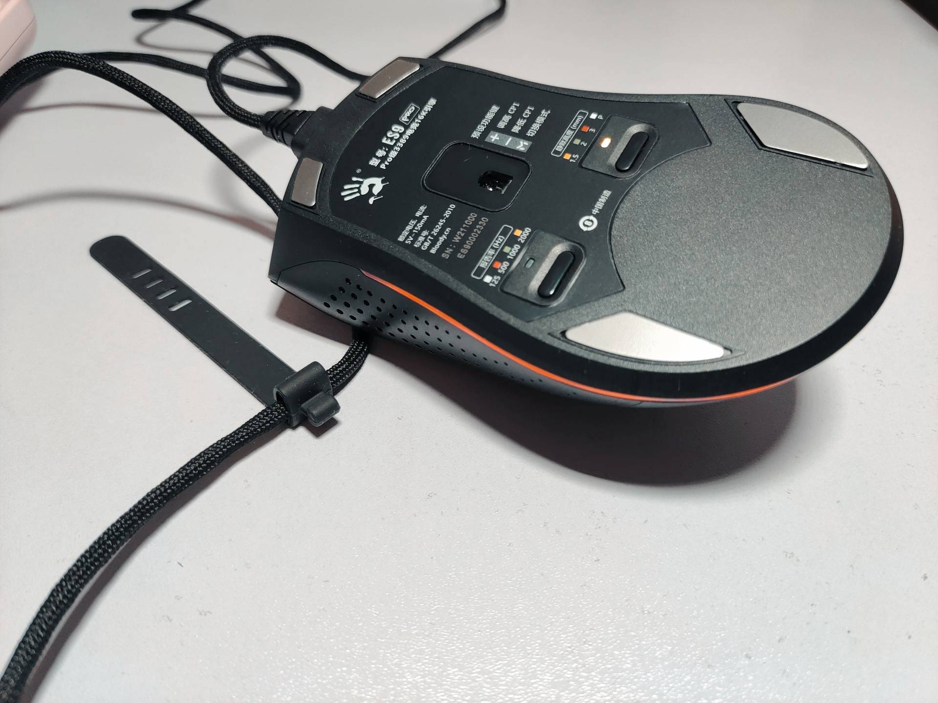 手握血手幽灵ES9Pro鼠标,游戏仿佛开了挂,畅快淋漓带你飞