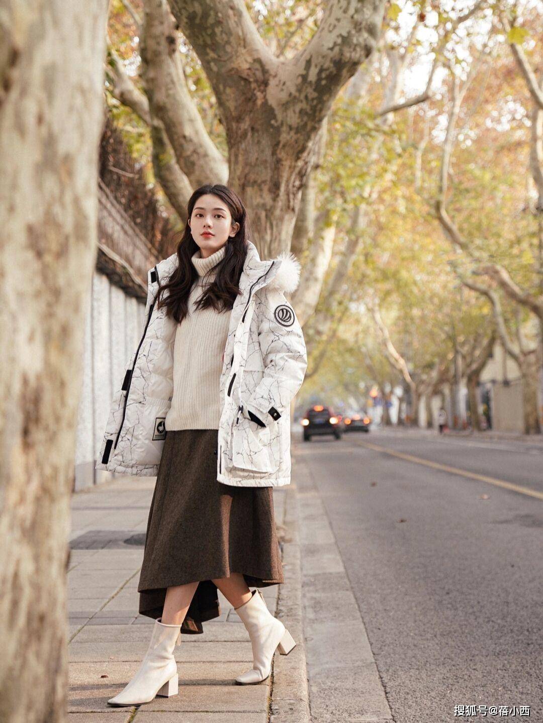 黑色 时髦的女人，一定要有一件适合自己的“羽绒服”，已帮你选好款式