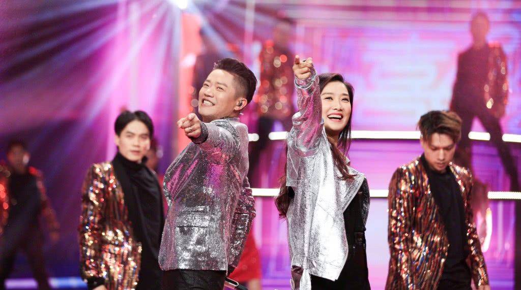 才几句歌词就五五分账,"躺赢"的曾毅,凭什么让玲花心甘情愿?