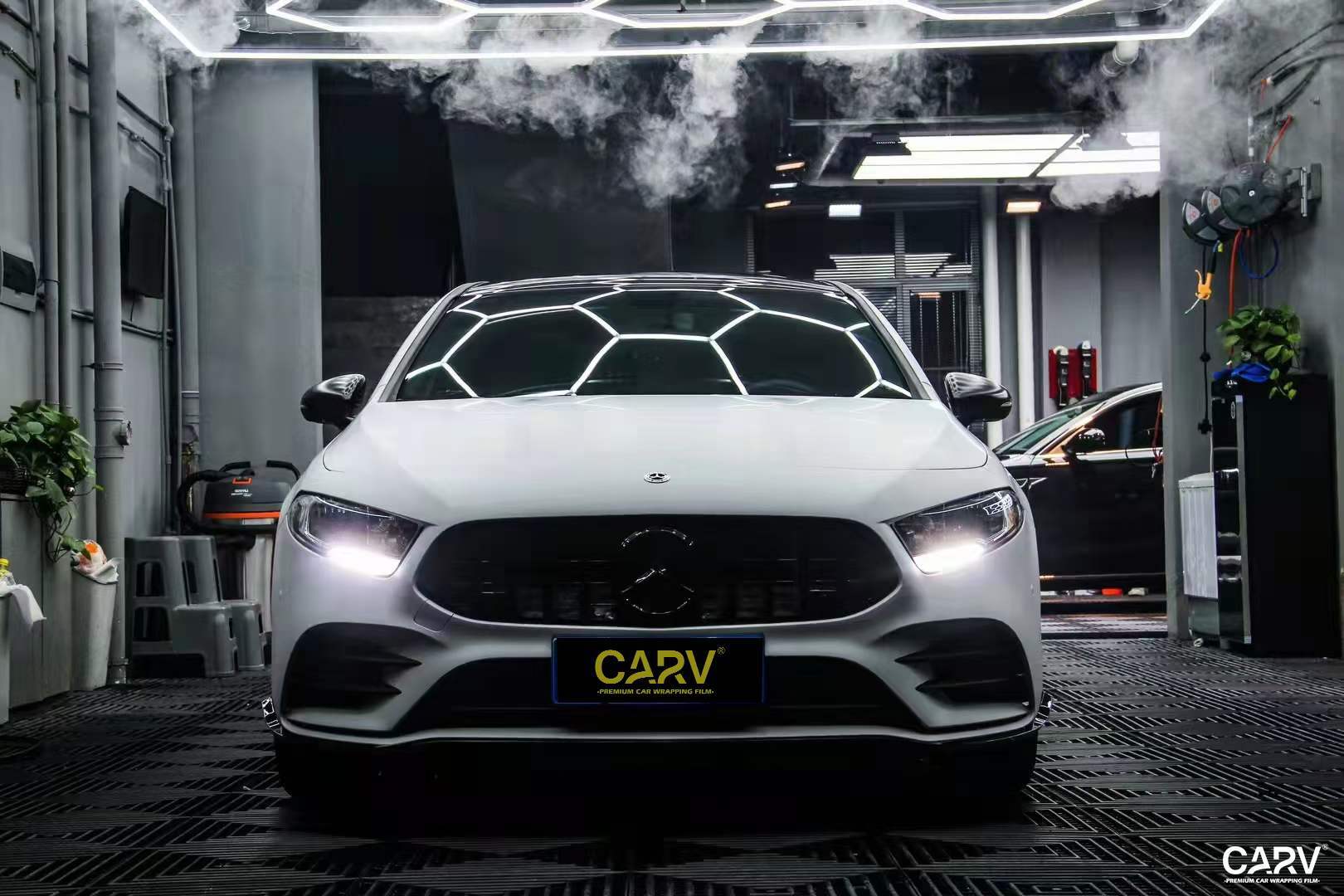 卡孚改色膜:奔驰a180l改色消光火山_前路_汽车_奔驰