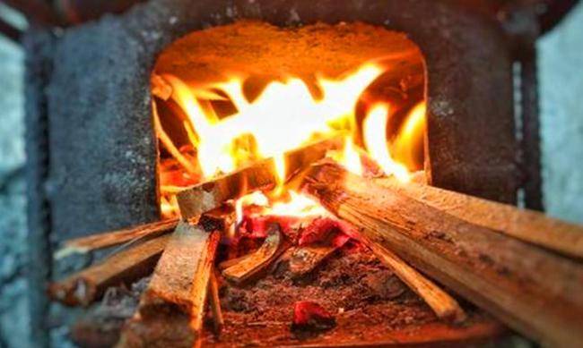 有人建议禁止农村烧柴火煮饭你同意吗