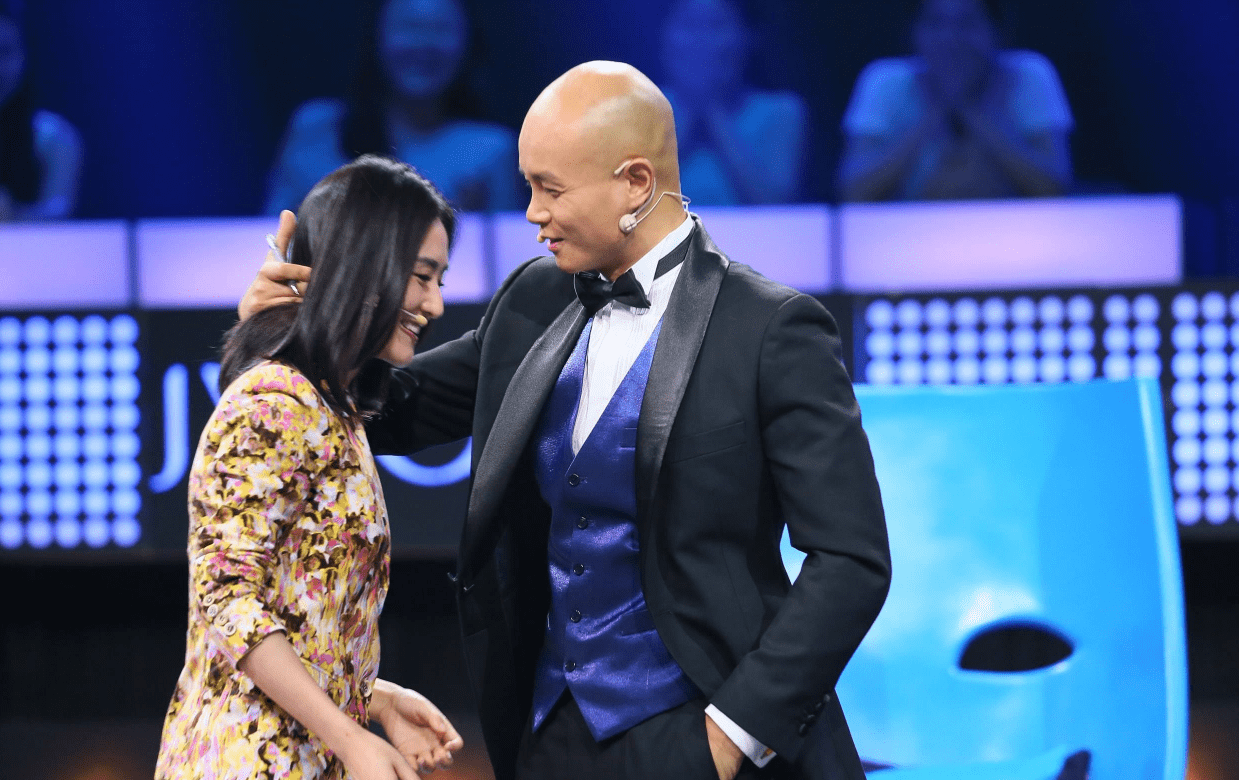 乐嘉|46岁的乐嘉无人问津，混成如今这份模样该怪谁呢？成败皆是自己