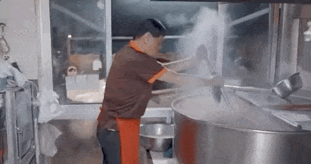 下饭神剧来了！挖出30座城的街头绝版美食，高能不断，太上头了！