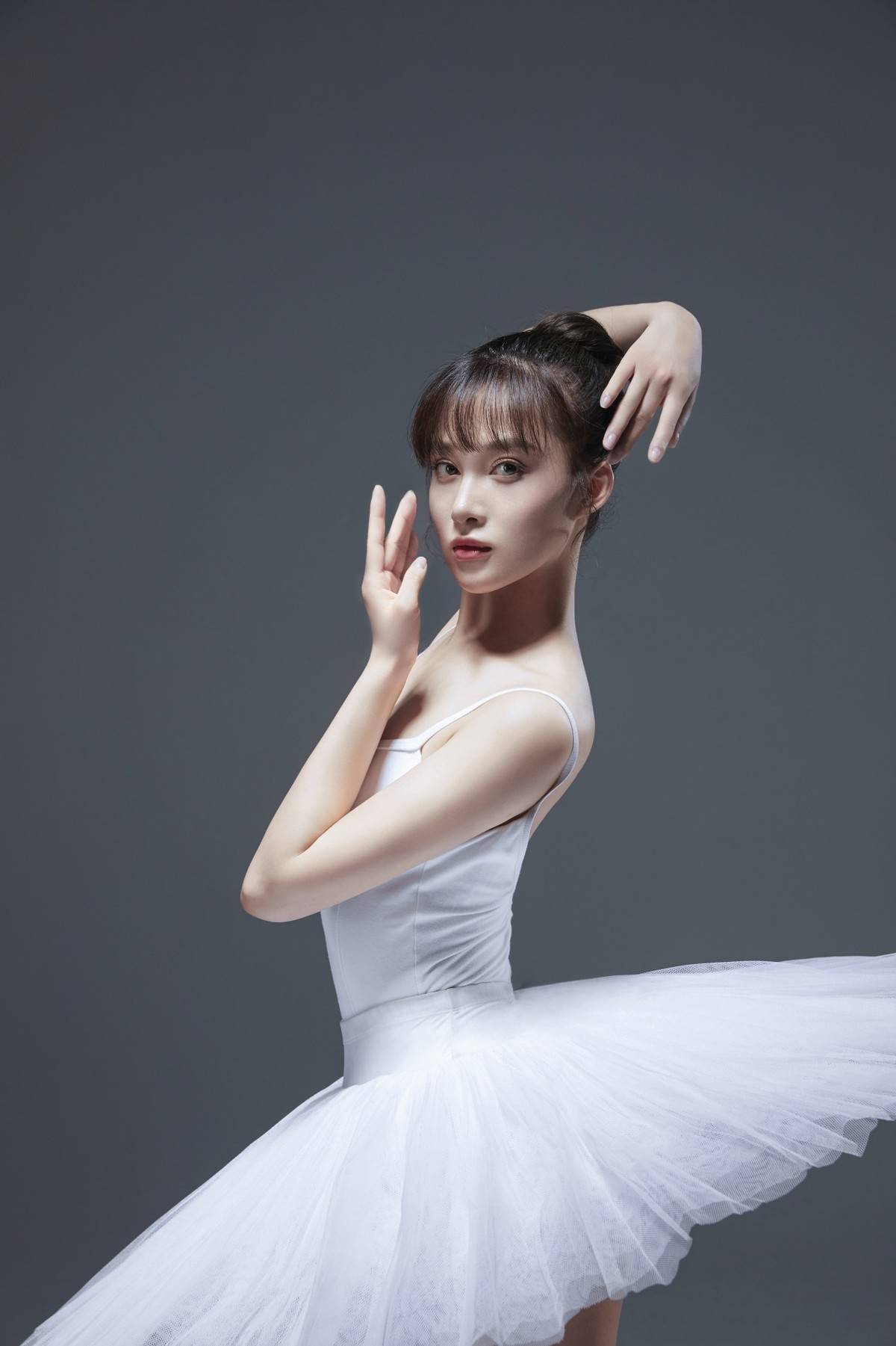 百变孙嘉璐,不变的是天生纯欲感,穿什么都美到犯规!_girl_气质_芭蕾舞