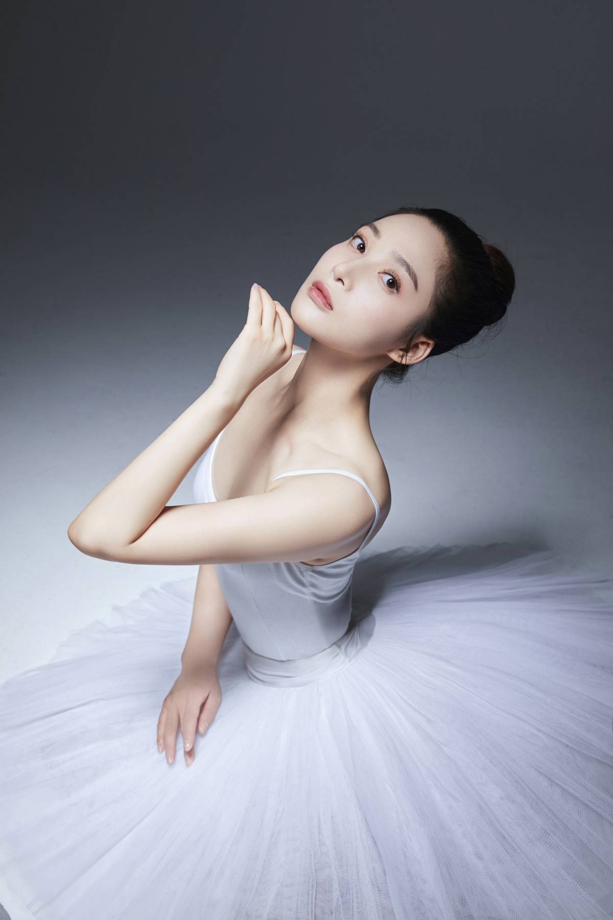 百变孙嘉璐,不变的是天生纯欲感,穿什么都美到犯规!_girl_气质_芭蕾舞