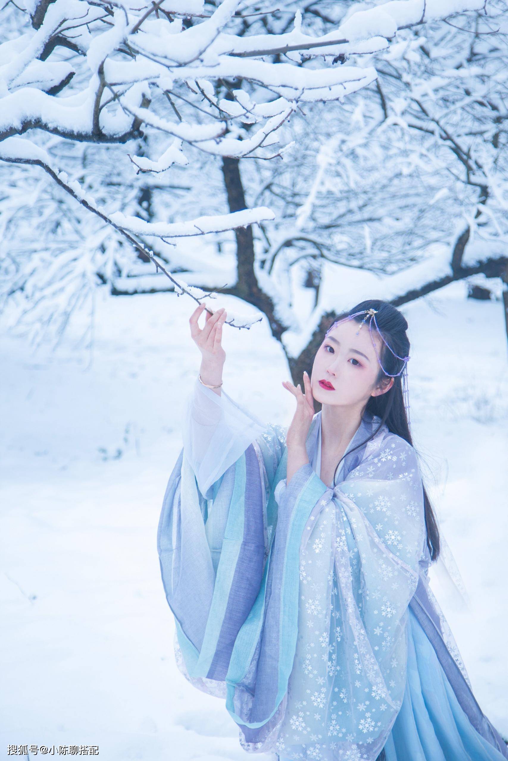 原創超美雪景穿搭漢服與大衣姿勢教學少不了分分鐘出片