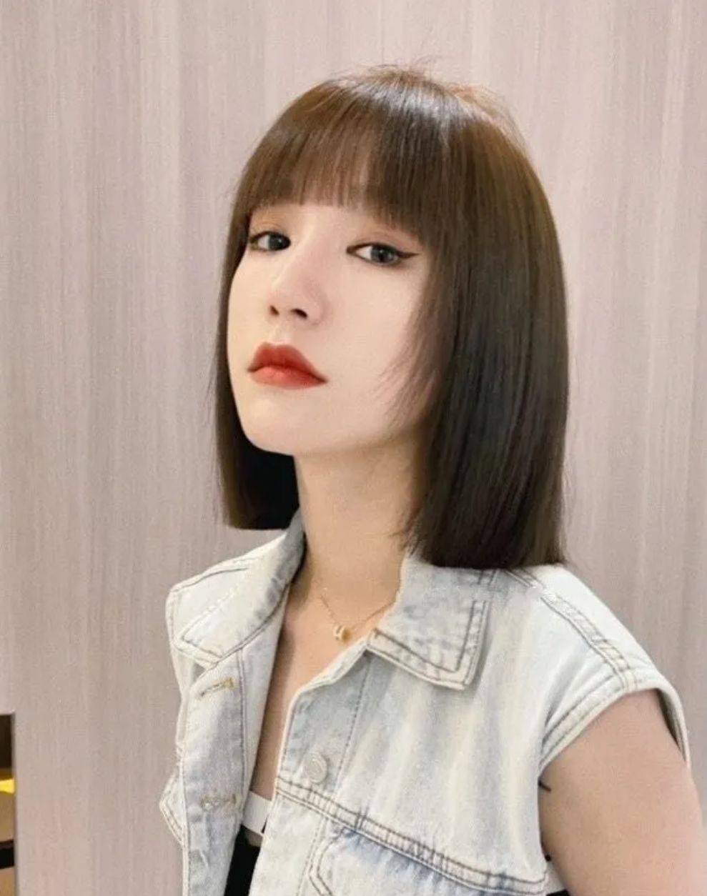 发型烫小卷烫大卷波波头潮色短发16款，时尚显瘦颜值高，你最想剪哪种