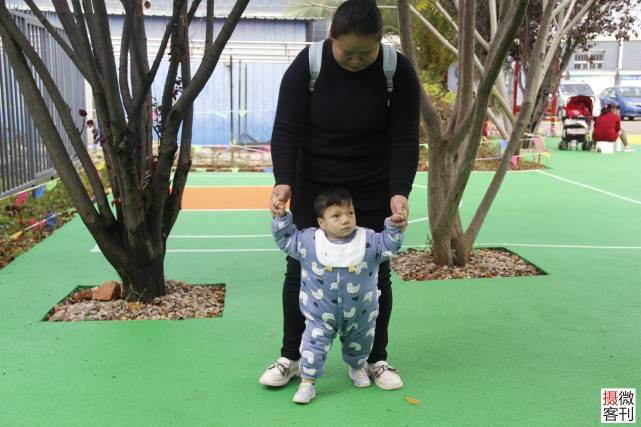 丈夫|年轻妈妈患重病选择放弃，和丈夫商量先救儿子