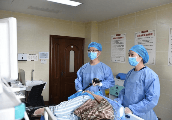 妙手持镜刀爱心暖胃肠消化内科主任沈义平做有温度的医生