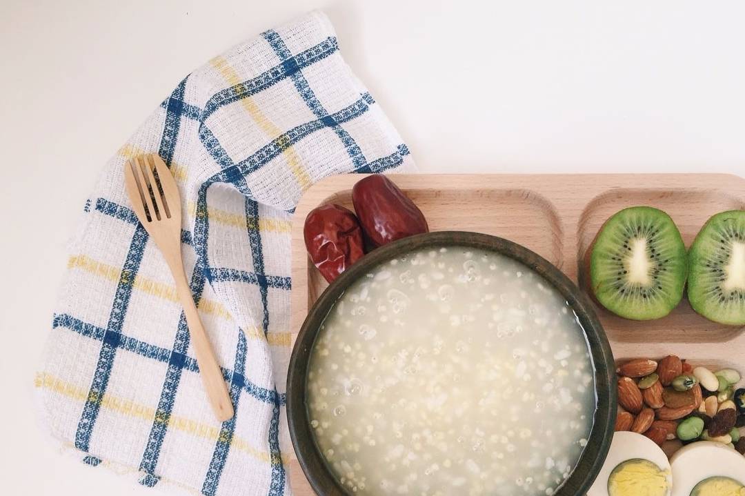 肝脏|晨起后,这2个行为或许比喝酒更伤肝,希望你不要再做了