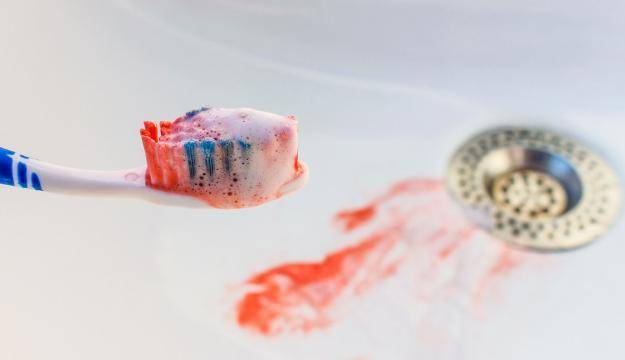 眼睛|不论男女,晨起时若有这4种症状,十有八九是肝不好,别忽视了