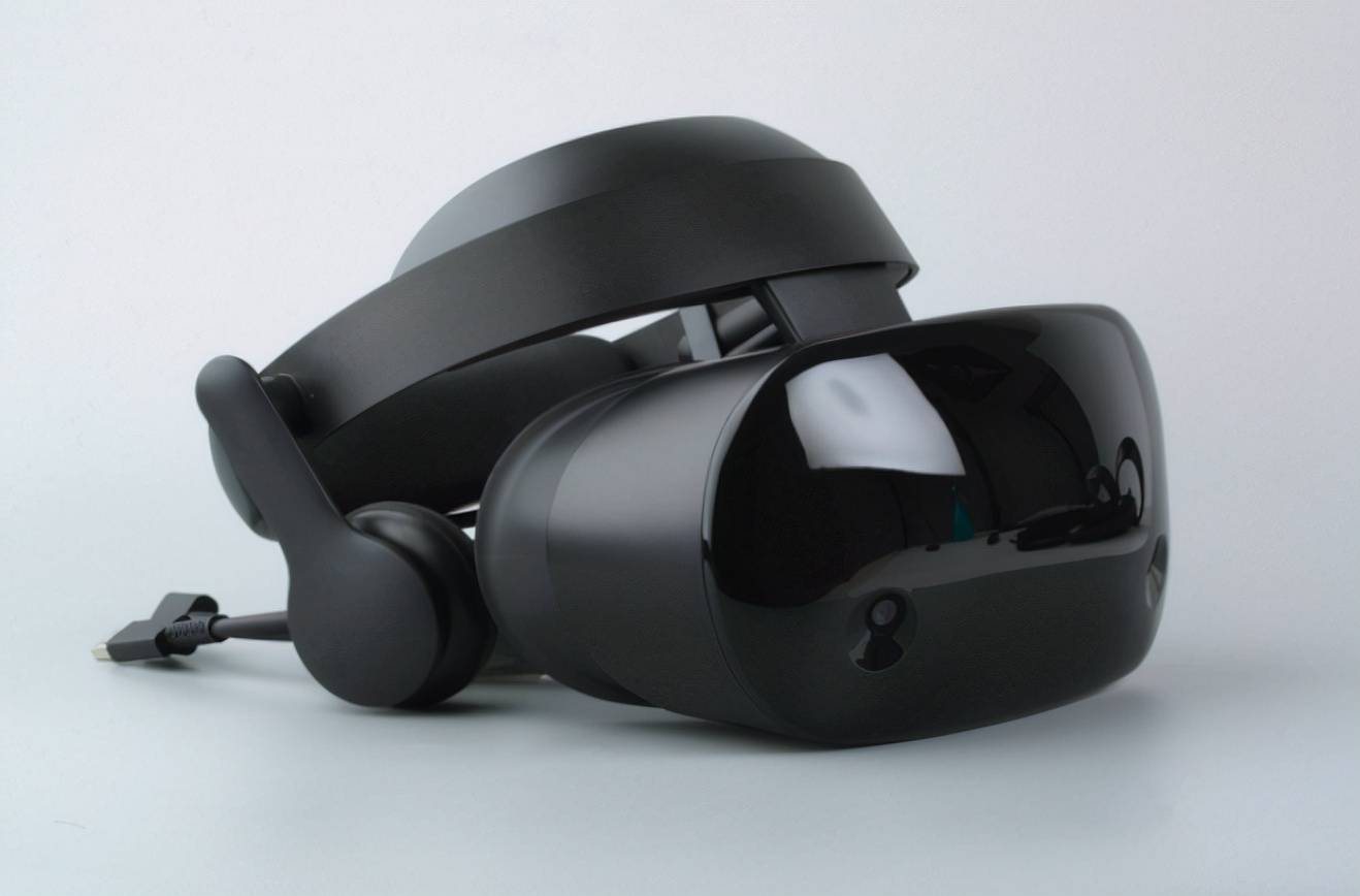 据悉,新产品的售价大概是在3000美元以上,mr设备是ar与vr的混合,也就