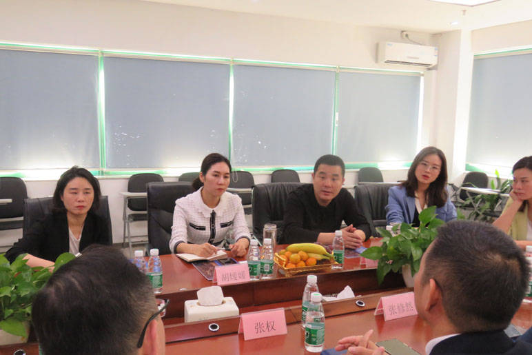 卡联股份董事长张权接待贵溪市胡媛媛副市长一行