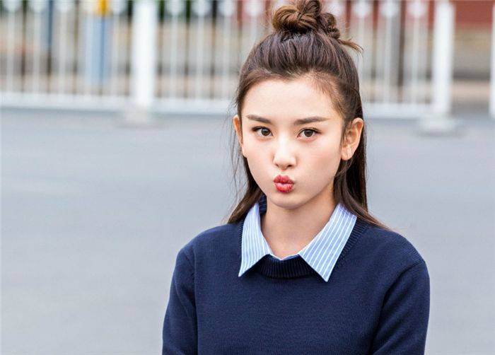 名字|连名带姓全改的3位明星,宋祖儿不算啥,最后一位骗了大家48年!