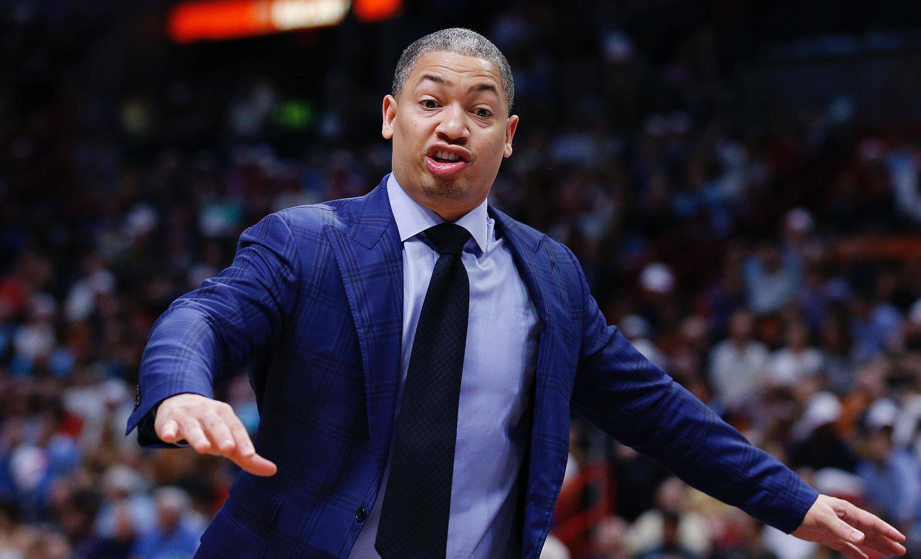 在今天的比赛中,他就重用了小布兰登-波士顿.