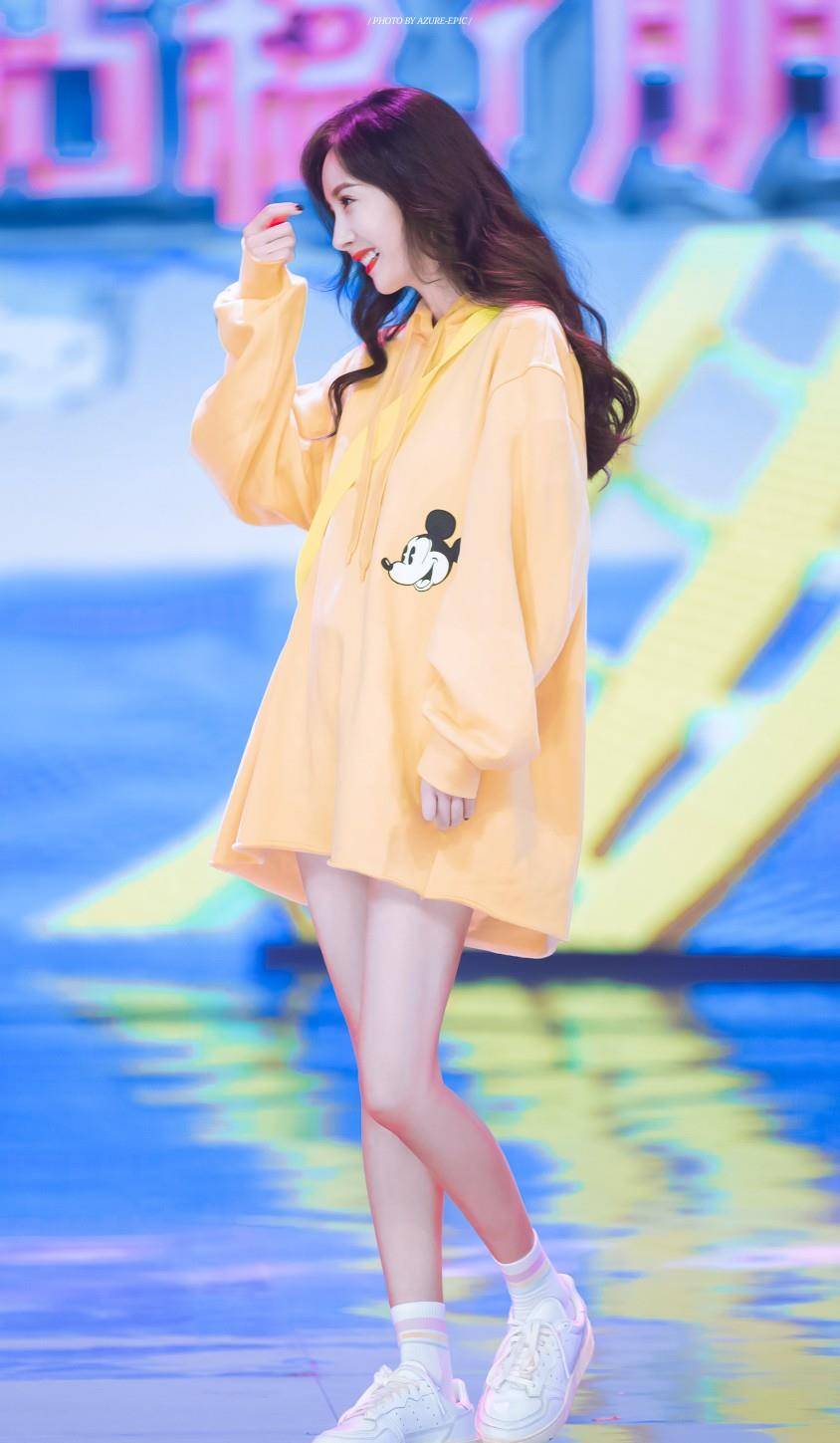 大腿 一双美腿，是杨幂最直接的名片！