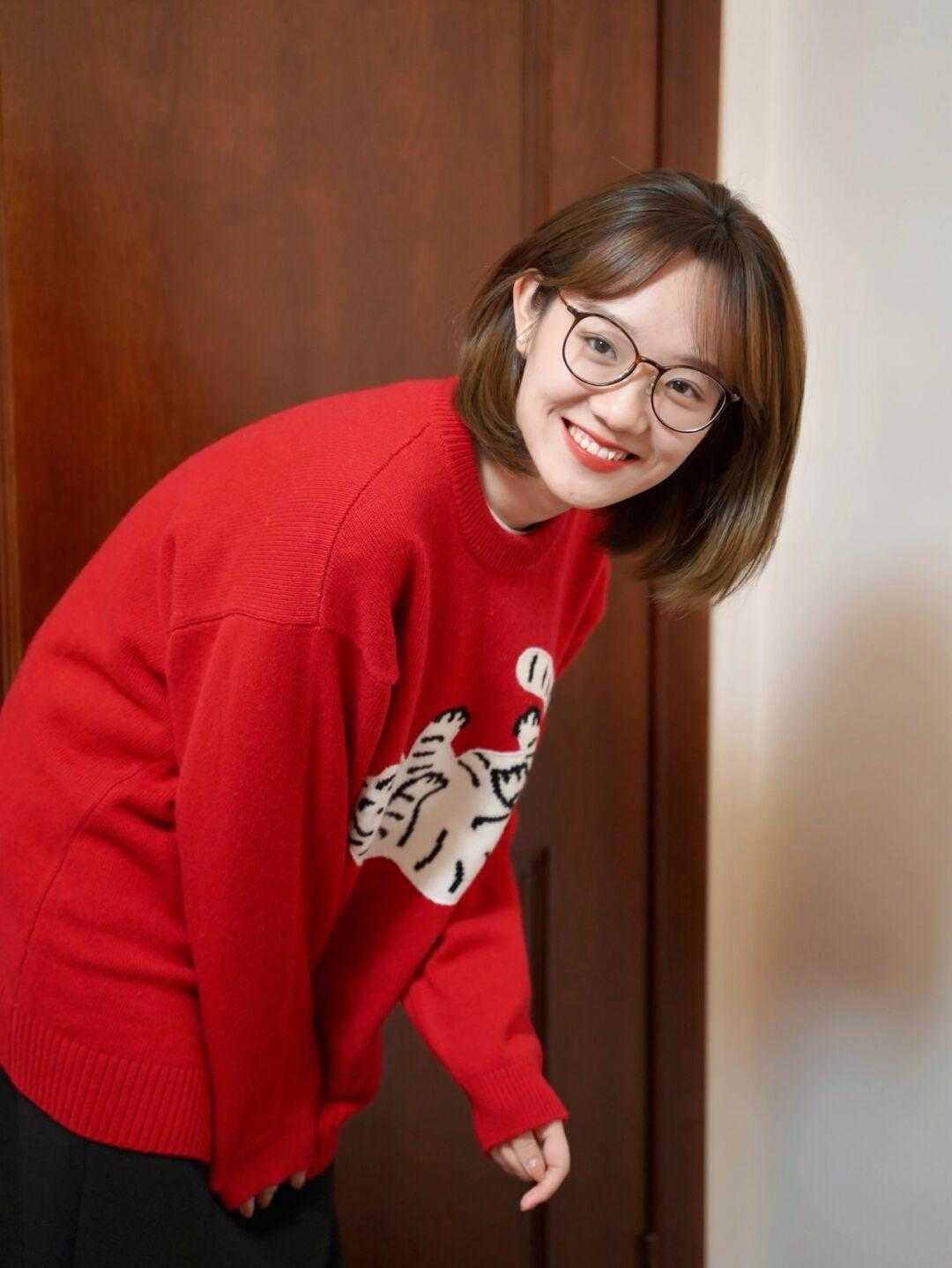 下装 冬天不要只会穿黑白灰，“红色”抢眼高调又显白，时髦又有气场