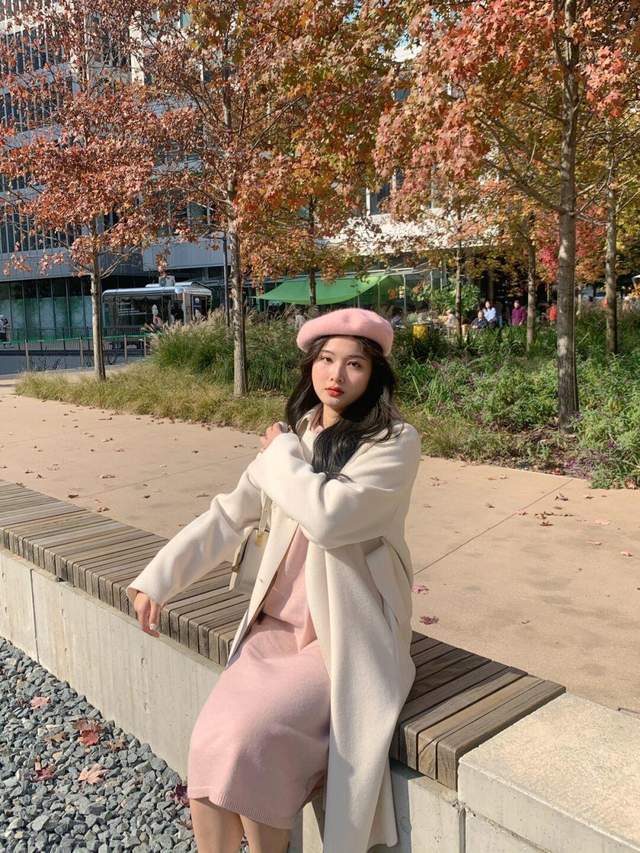 身材 今冬试试“针织连衣裙+大衣”，让你既有风度又有温度，温暖优雅