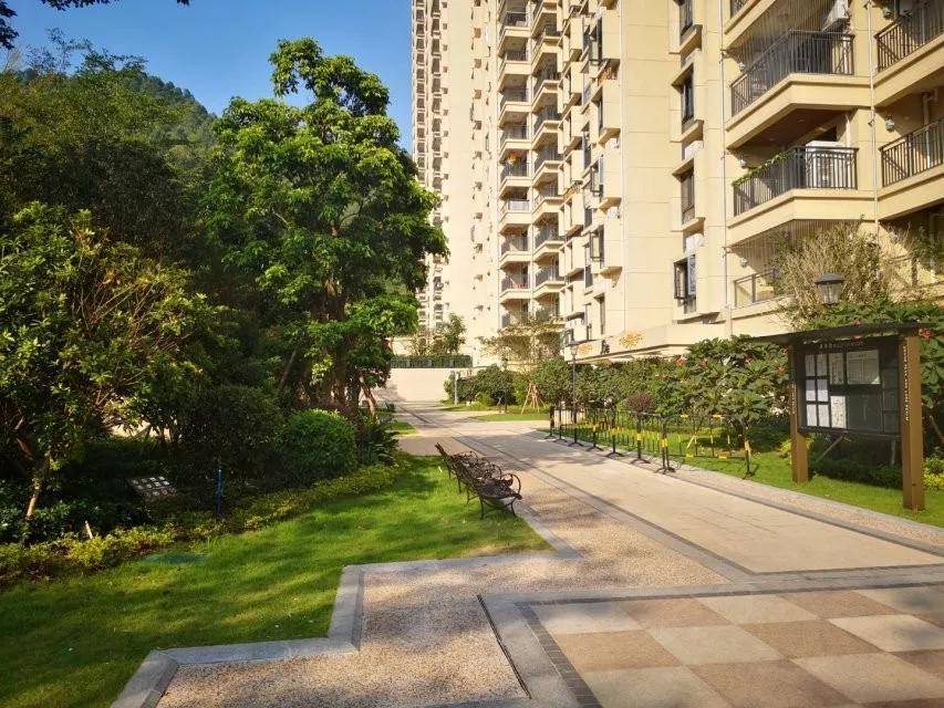 它来了华标峰湖御境售楼处加推高层复式跃层大平层