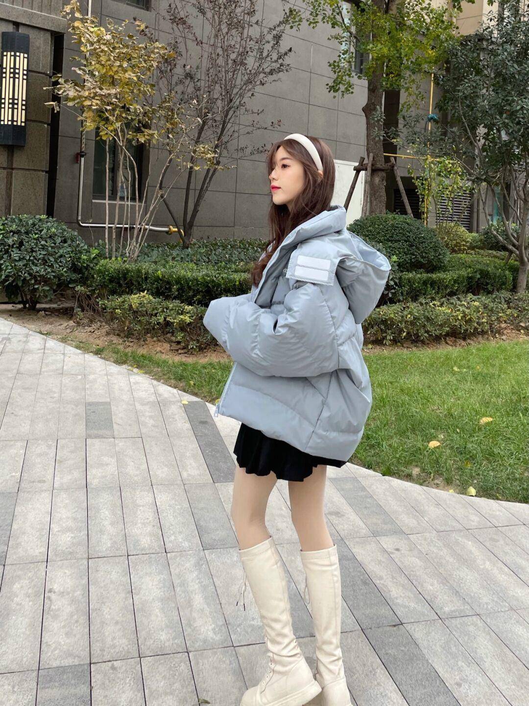 美眉 冬季外出穿“羽绒服”，这才是最佳穿法，实用百搭又气质